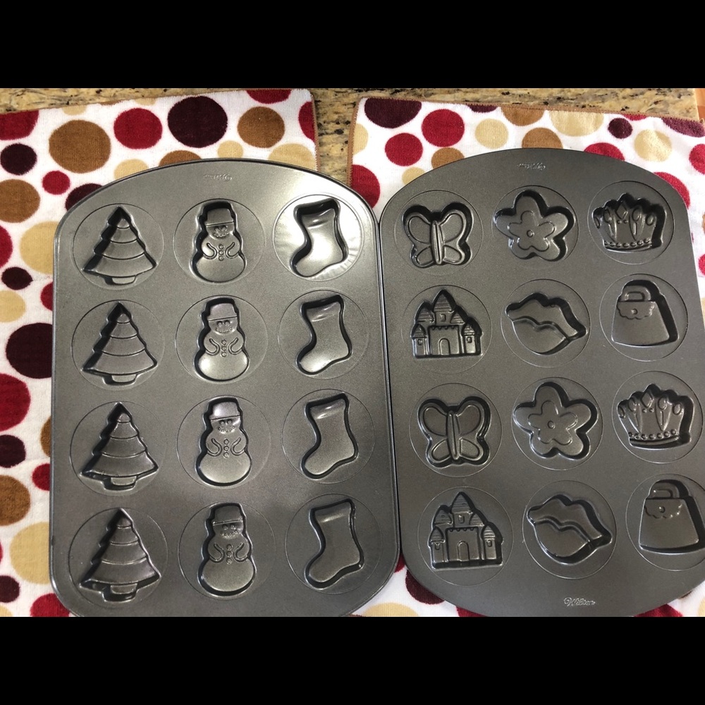 Cookie baking pans